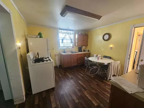 Kitchen - 524 Madison St, Red Bluff, CA 96080 photo 1 of 2