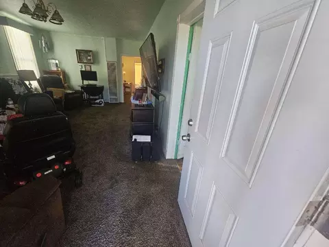 Entry Way - 524 Madison St, Red Bluff, CA 96080 photo 1 of 2