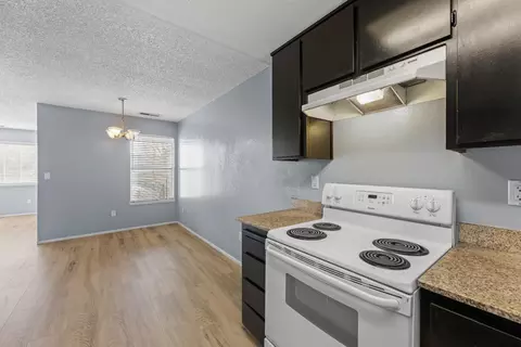 Kitchen - 414 Cherry Ln #G, Manteca, CA 95337 photo 1 of 2