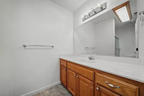 Bath - 12210 Irish Ct, Jackson, CA 95642 photo 3 of 5