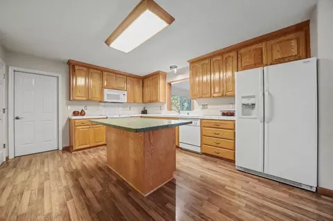 Kitchen - 12210 Irish Ct, Jackson, CA 95642 photo 2 of 3
