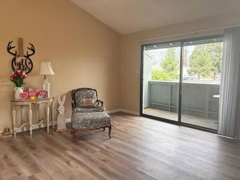 3790 W Benjamin Holt Dr #6, Stockton, CA 95219