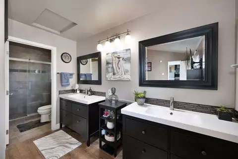 Bath - 2378 Cascade Trl, Cool, CA 95614 photo 1 of 10