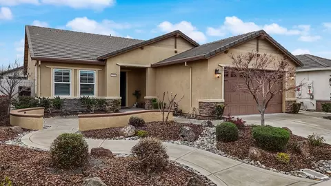 Exterior - 2720 Maple Grove Ave, Manteca, CA 95336 photo 4 of 16