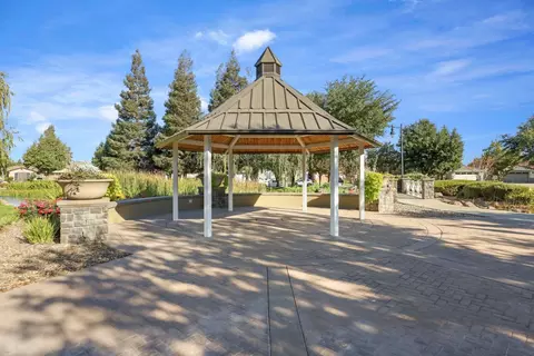 View/Area - 2439 Appleleaf Ln, Manteca, CA 95336 photo 4 of 17