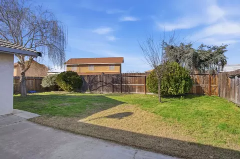 Exterior - 1429 Don Pedro Rd, Ceres, CA 95307 photo 4 of 7