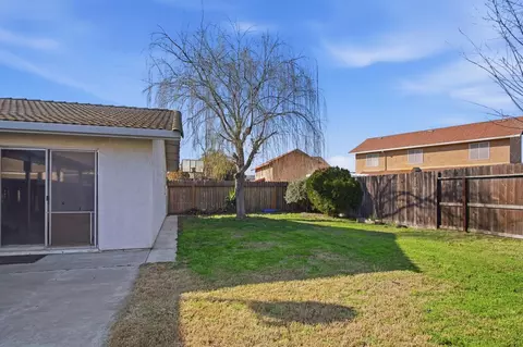 Exterior - 1429 Don Pedro Rd, Ceres, CA 95307 photo 5 of 7