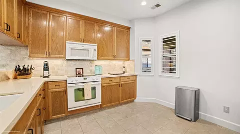Kitchen - 2585 Central Park, Lodi, CA 95242 photo 1 of 2