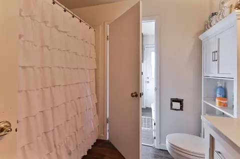 Bath - 3653 Chuckwagon Dr, Copperopolis, CA 95228 photo 5 of 6