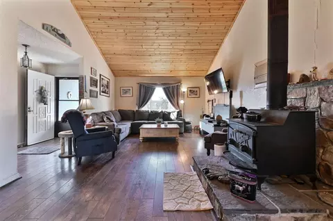 Living - 3653 Chuckwagon Dr, Copperopolis, CA 95228 photo 4 of 6
