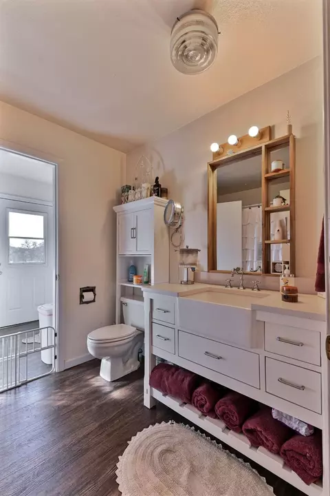 Bath - 3653 Chuckwagon Dr, Copperopolis, CA 95228 photo 2 of 6