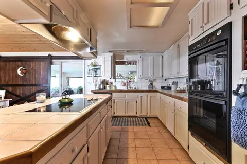 Kitchen - 3653 Chuckwagon Dr, Copperopolis, CA 95228 photo 4 of 5