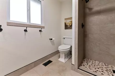 Bath - 1203 Green Meadow Ct, Murphys, CA 95247 photo 5 of 5