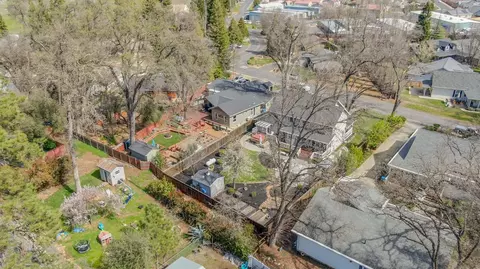 View/Area - 511 Surrey Ln, Murphys, CA 95247 photo 4 of 9
