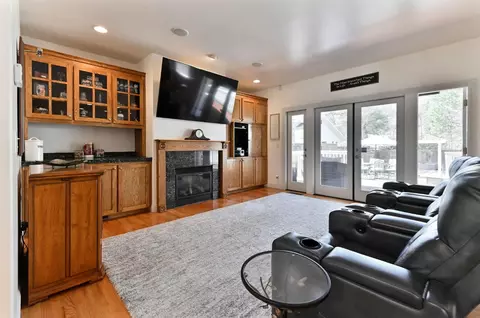 Living - 511 Surrey Ln, Murphys, CA 95247 photo 2 of 3