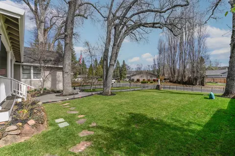 Exterior - 511 Surrey Ln, Murphys, CA 95247 photo 11 of 32