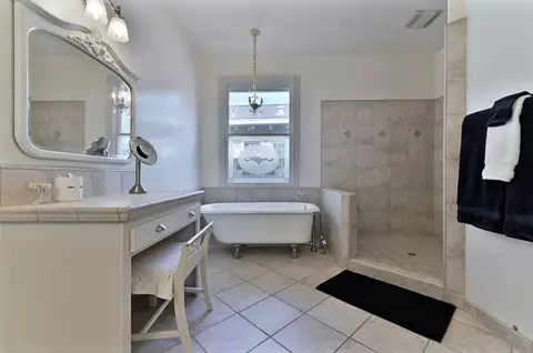 Bath - 511 Surrey Ln, Murphys, CA 95247 photo 1 of 8