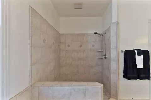 Bath - 511 Surrey Ln, Murphys, CA 95247 photo 2 of 8