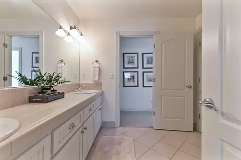 Bath - 511 Surrey Ln, Murphys, CA 95247 photo 8 of 8