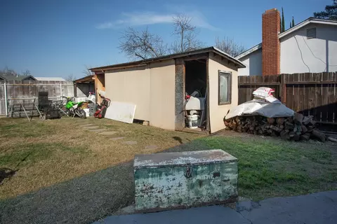 Exterior - 1929 Glenmore Dr, Olivehurst, CA 95961 photo 5 of 9