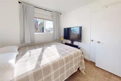 Bedroom - 1929 Glenmore Dr, Olivehurst, CA 95961 photo 2 of 7