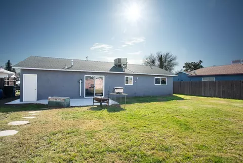 Exterior - 1929 Glenmore Dr, Olivehurst, CA 95961 photo 6 of 9