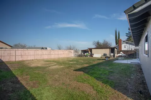 Exterior - 1929 Glenmore Dr, Olivehurst, CA 95961 photo 8 of 9
