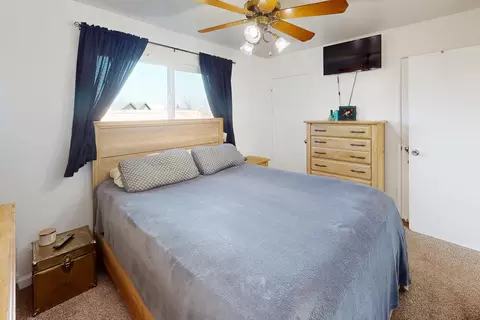 Bedroom - 1929 Glenmore Dr, Olivehurst, CA 95961 photo 6 of 7