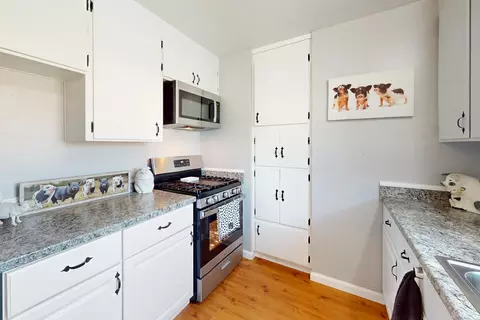 Kitchen - 1929 Glenmore Dr, Olivehurst, CA 95961 photo 4 of 4