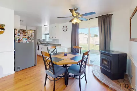Dining - 1929 Glenmore Dr, Olivehurst, CA 95961 photo 2 of 4