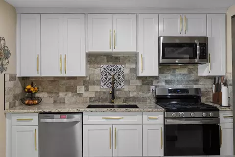 Kitchen - 4243 Glenridge Dr, Carmichael, CA 95608 photo 4 of 4