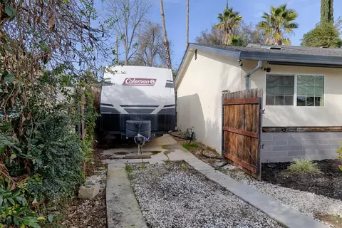 Exterior - 4243 Glenridge Dr, Carmichael, CA 95608 photo 3 of 7
