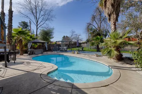 Exterior - 4243 Glenridge Dr, Carmichael, CA 95608 photo 7 of 7