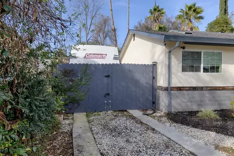 Exterior - 4243 Glenridge Dr, Carmichael, CA 95608 photo 2 of 7