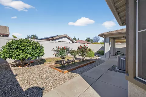 Exterior - 2379 Pepper Tree Ln, Manteca, CA 95336 photo 12 of 15