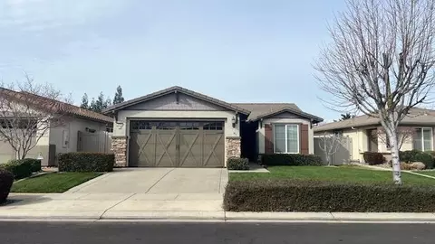 Exterior - 2379 Pepper Tree Ln, Manteca, CA 95336 photo 4 of 15