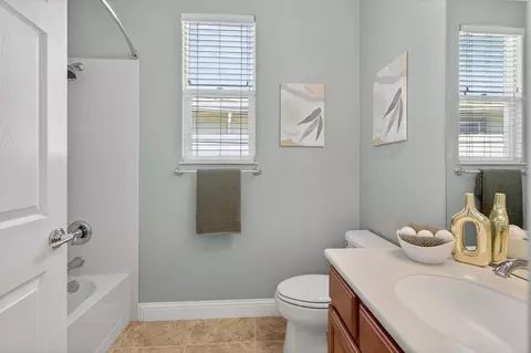Bath - 2379 Pepper Tree Ln, Manteca, CA 95336 photo 2 of 6