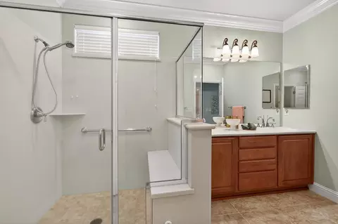 Bath - 2379 Pepper Tree Ln, Manteca, CA 95336 photo 6 of 6