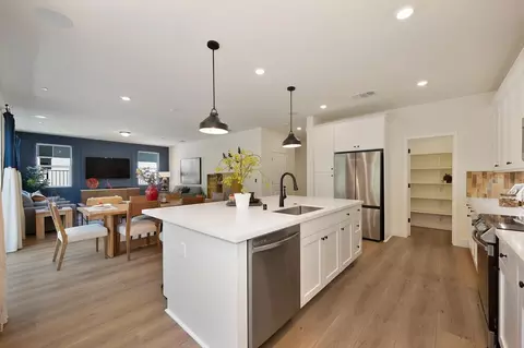 Kitchen - 1000 Utah Dr, Placerville, CA 95667 photo 4 of 7