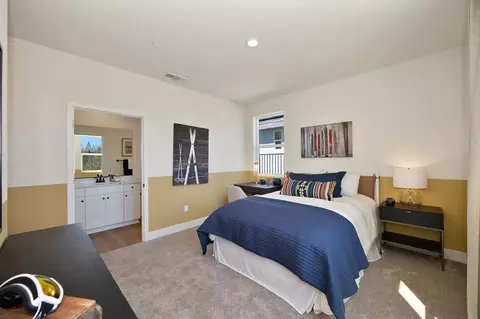 Bedroom - 1000 Utah Dr, Placerville, CA 95667 photo 2 of 7