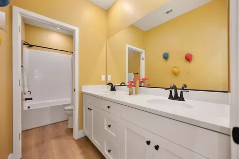 Bath - 1000 Utah Dr, Placerville, CA 95667 photo 3 of 5
