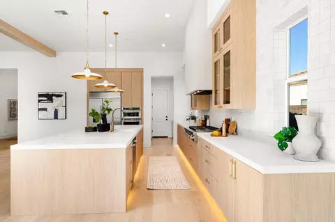 Kitchen - 913 Rustic Elm Ct, Rocklin, CA 95765 photo 5 of 9
