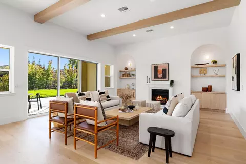 Living - 913 Rustic Elm Ct, Rocklin, CA 95765 photo 5 of 6