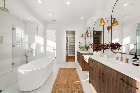 Bath - 913 Rustic Elm Ct, Rocklin, CA 95765 photo 1 of 12