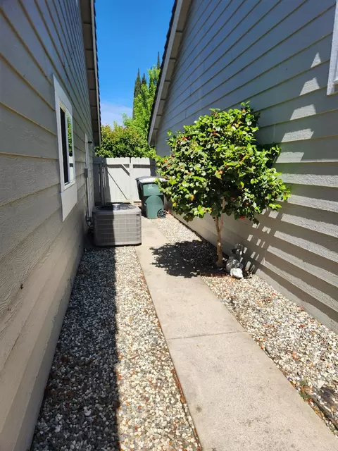 Exterior - 3604 N Veneman Ave, Modesto, CA 95356 photo 10 of 10