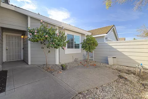 Exterior - 3604 N Veneman Ave, Modesto, CA 95356 photo 5 of 10
