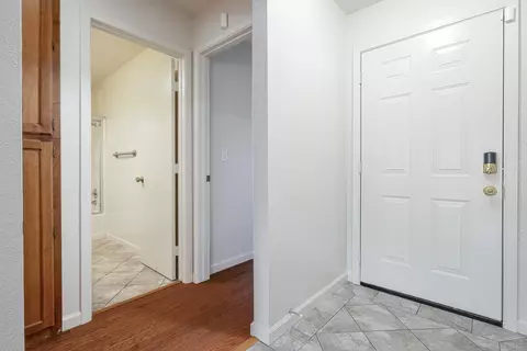 Entry Way - 3604 N Veneman Ave, Modesto, CA 95356 photo 3 of 6