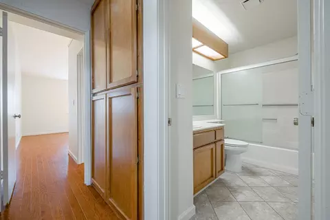 Entry Way - 3604 N Veneman Ave, Modesto, CA 95356 photo 5 of 6