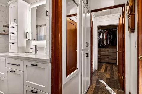 Entry Way - 201 Cavalier Dr, Tehama, CA 96090 photo 1 of 4