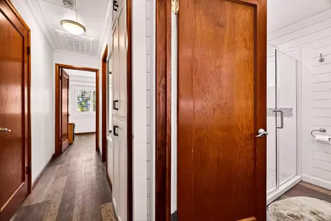 Entry Way - 201 Cavalier Dr, Tehama, CA 96090 photo 2 of 4